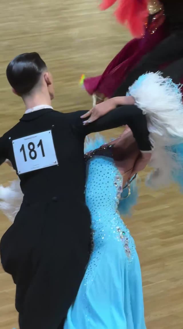 Латина · выступление пары